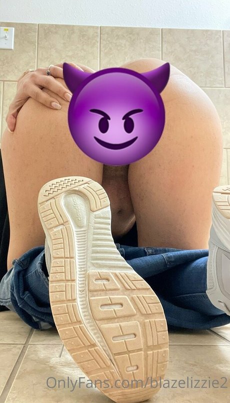 blazelizzie2 pornstar photo