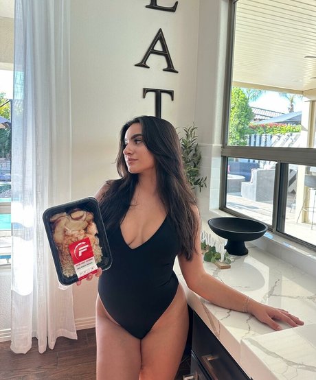 Tatiana McQuay modelo adulto imagen