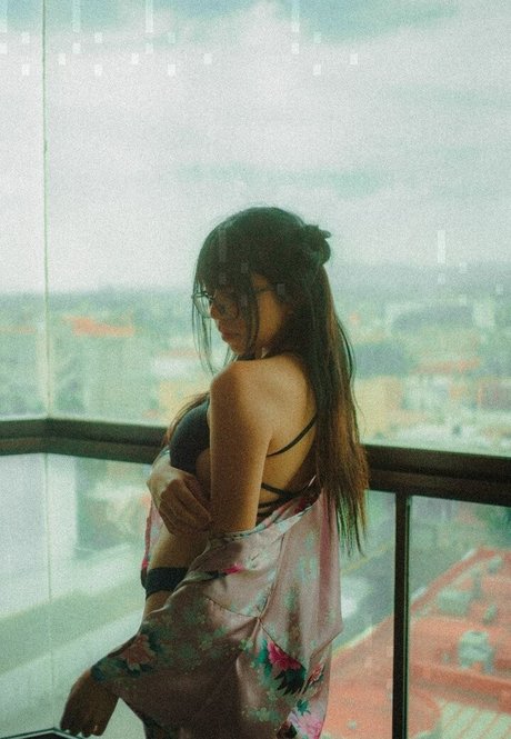 Basoofia naked pornstar image