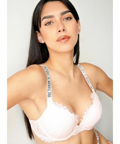 Gabrielle M pornographic model images