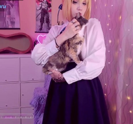 Recurbate S actrice érotique img