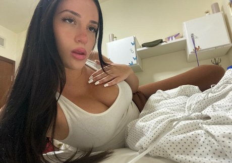 Noy Orin Peer nude model pic
