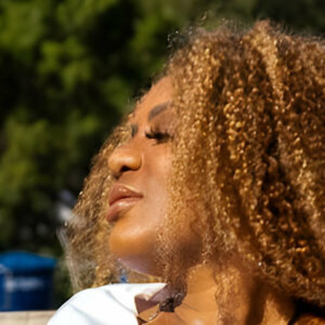 Cariucha modelo caliente foto