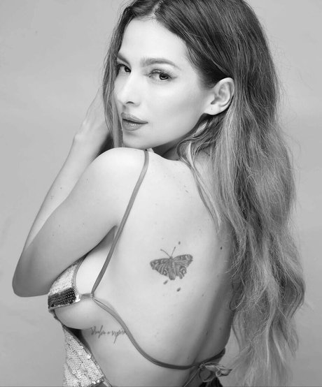 Paty Cantu model sexy photo