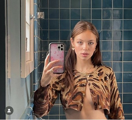 Claudia Sulewski Deepfake pornstar free gallery