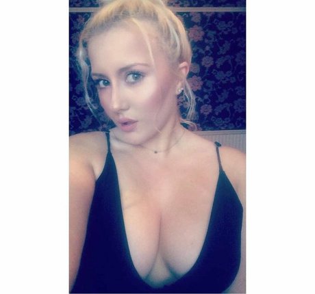 Bethany Koko modèles nus photos