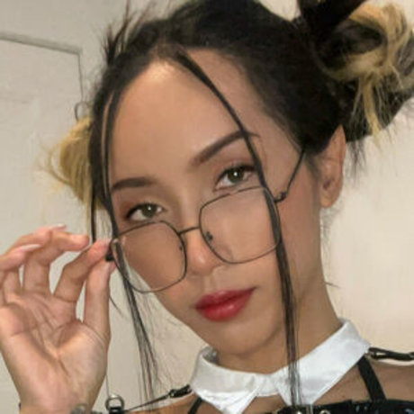 TSErikaLio sexy model pics