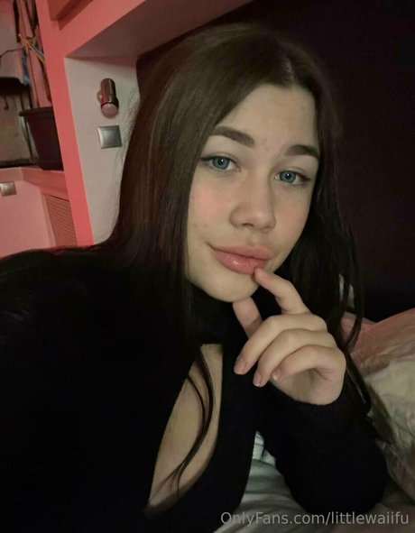 littlewaiifu modèle xxx galerie