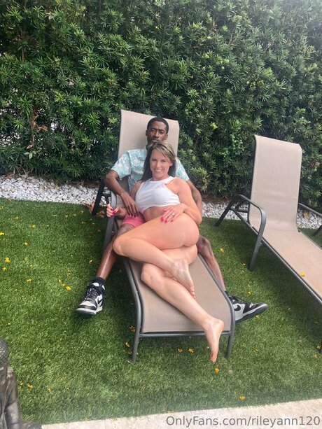 Rileyann120 modelo exclusivo galerías