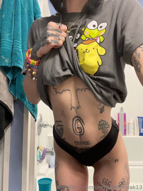 prettylittlefreak13 actrice de nus photo