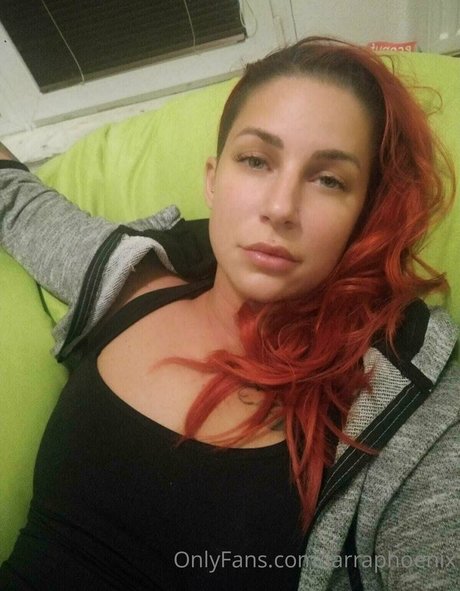 arielrhoades estrella caliente foto