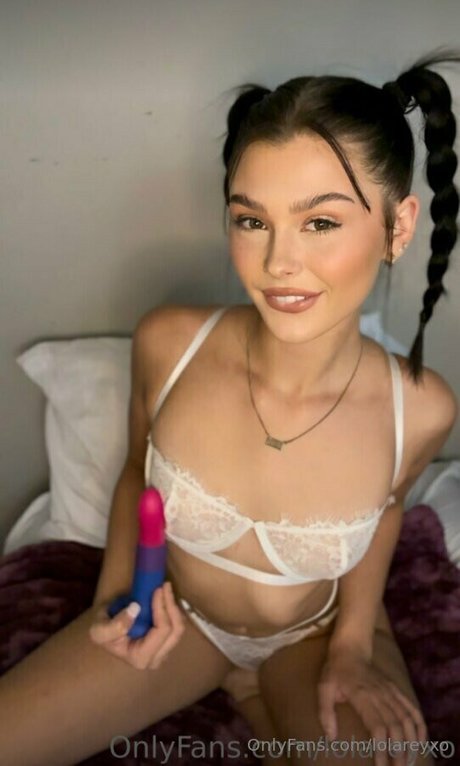 lolareyxo actriz xxx galerías