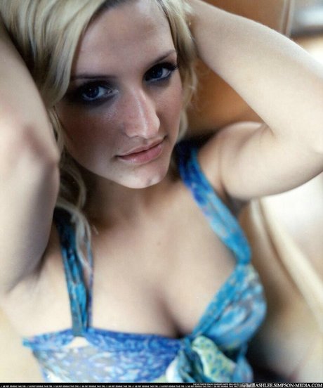 Ashlee Simpson Ross buena actriz foto