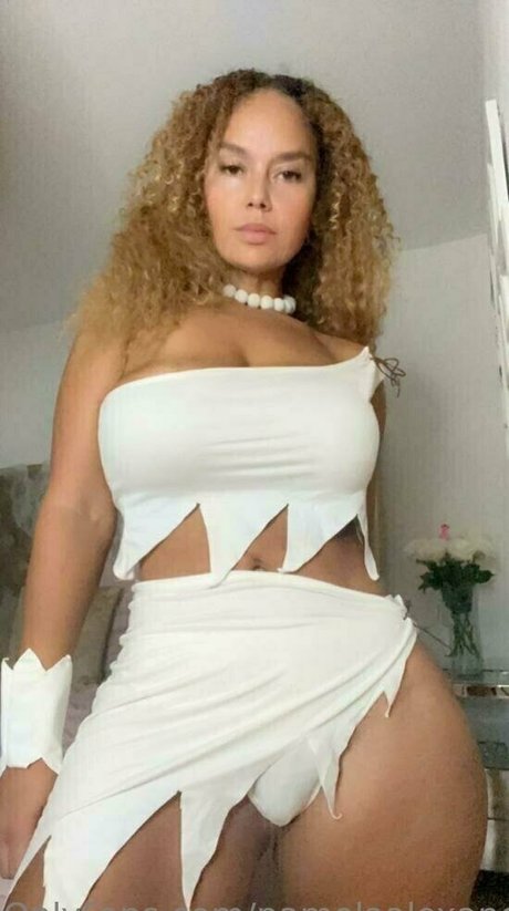 pamelaalexandrasurprise star erotic images