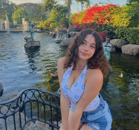 Gali Golan modelo desnudos imagen