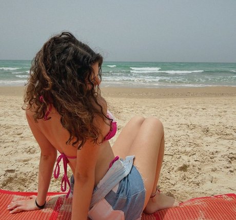 Gali Golan hermosa estrella porno foto