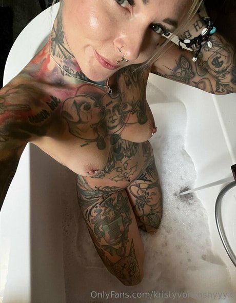 Kristy Von Kashyyyk actrice sexy photos