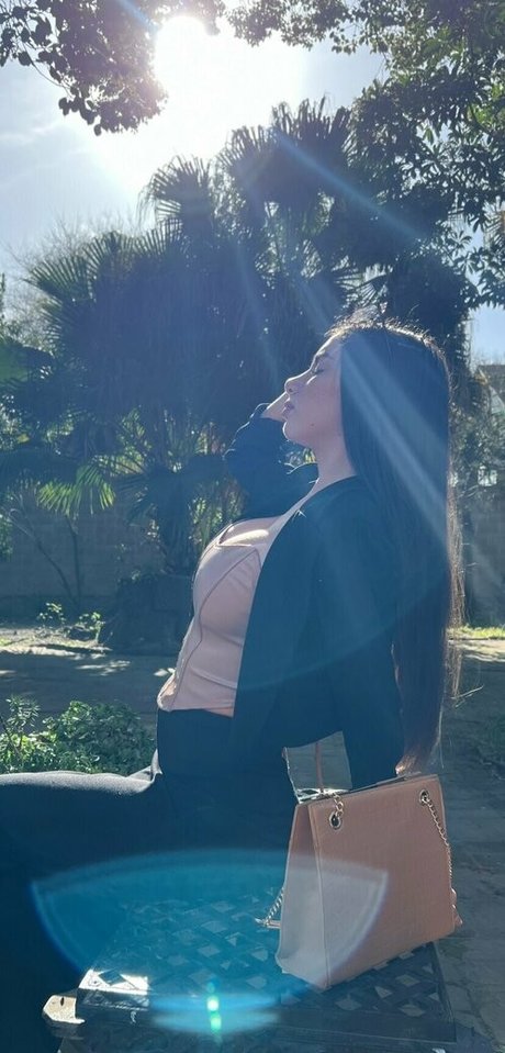 Tessa Madsen modèle hd archive