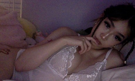 Harmonee Yang model sex photo