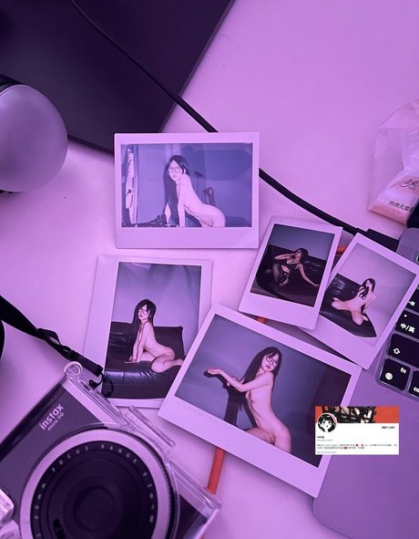 SS95577233 model nudes img