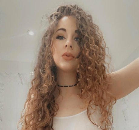 daniella rose estrella porno atractiva foto