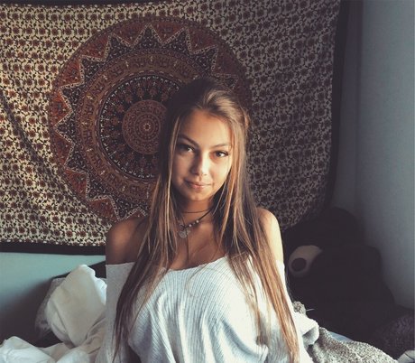 Elena Lukin modèle xxx photo