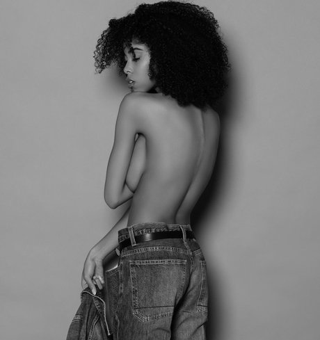 Kira Imani hermosa modelo galería