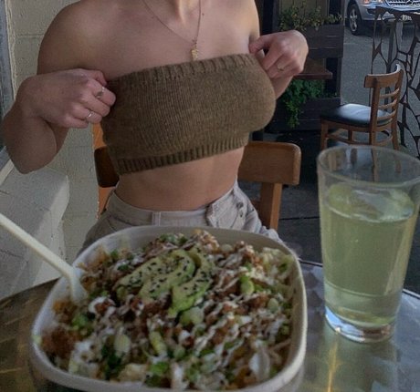 Anika Grace modelo desnuda recopilación