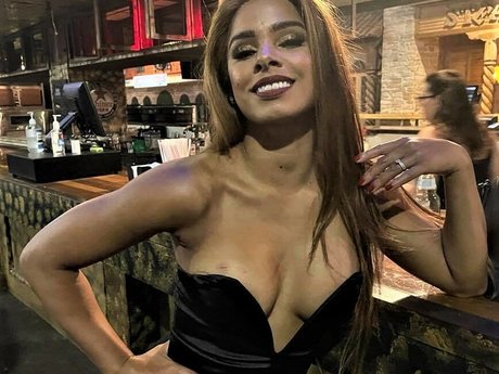 Renee Michelle bonita modelo imagen