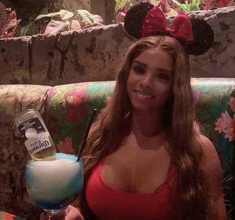 Renee Michelle modelo de alta calidad archivo