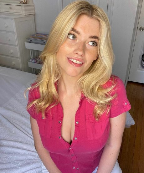 Carlie Whalen hot pornstar image