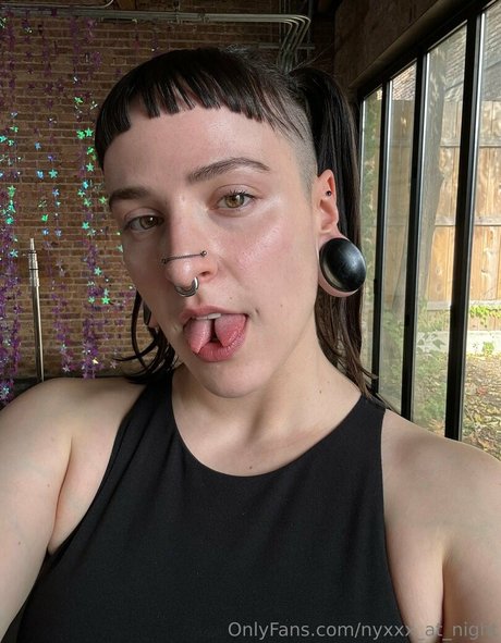 nyxxx at night actriz de desnudos archivo