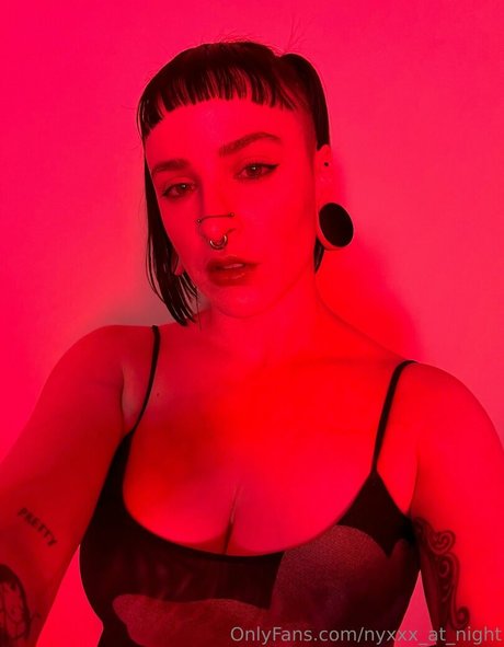 nyxxx at night estrella adulta fotos