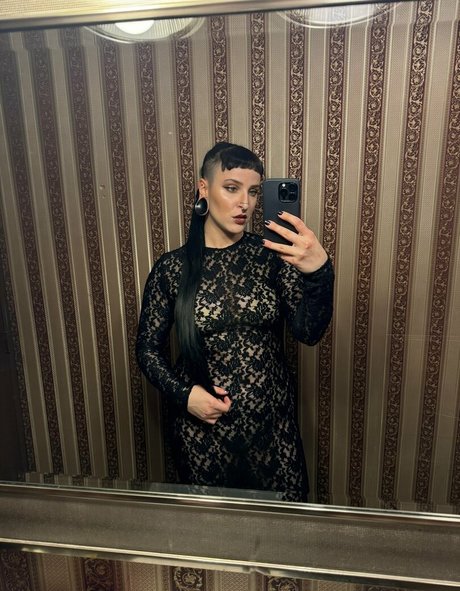 nyxxx at night étoile érotique galeries