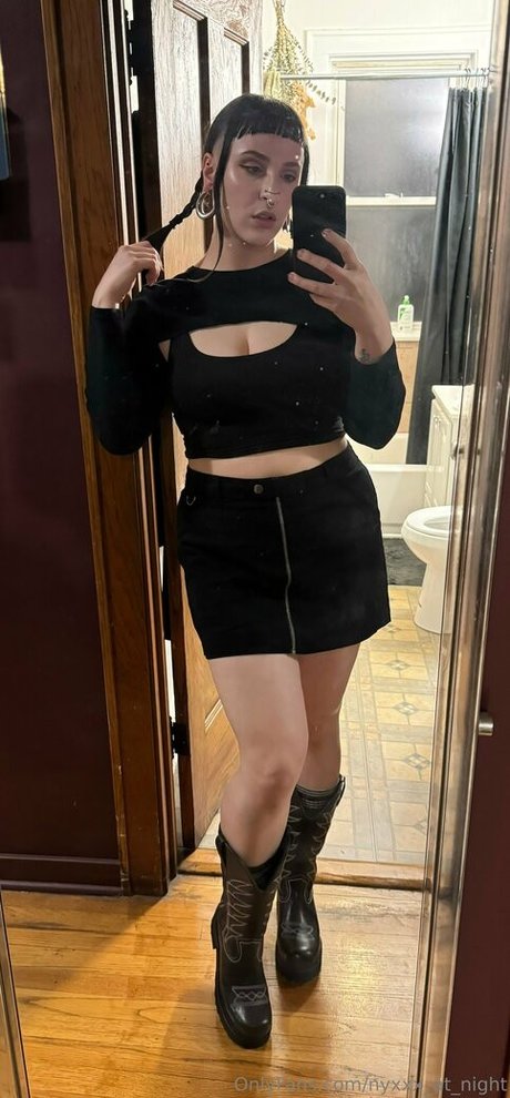 nyxxx at night star du porno adulte photo