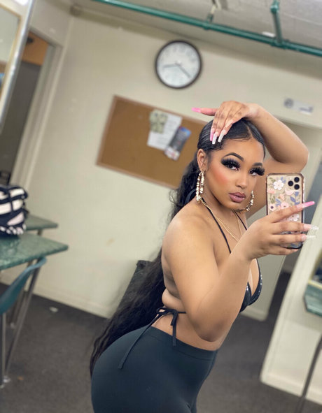 theedommee sexo modelo imágenes