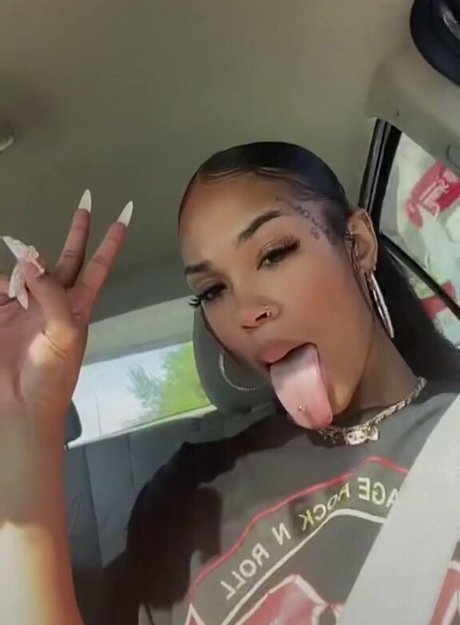 Long Tongue Fetish xxx star du porno galerie