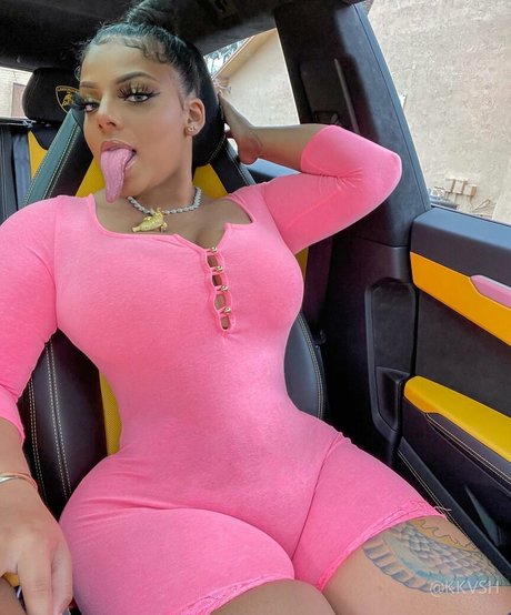 Long Tongue Fetish modelo desnudos foto