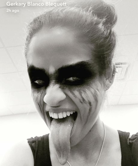 Long Tongue Fetish arte estrella porno imagen