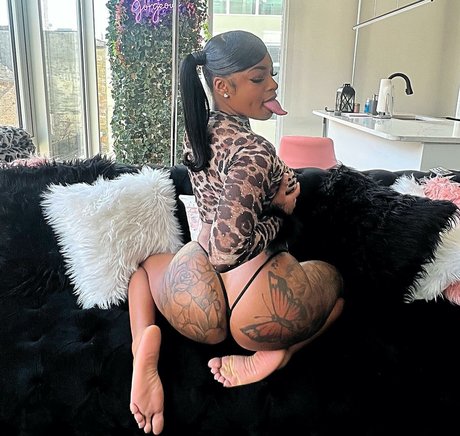 fellation sous la douche OnlyFans libre nu photos