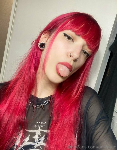 onnavee model adult photo