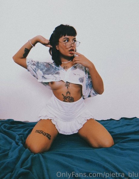 pietra blu buen modelo imágenes