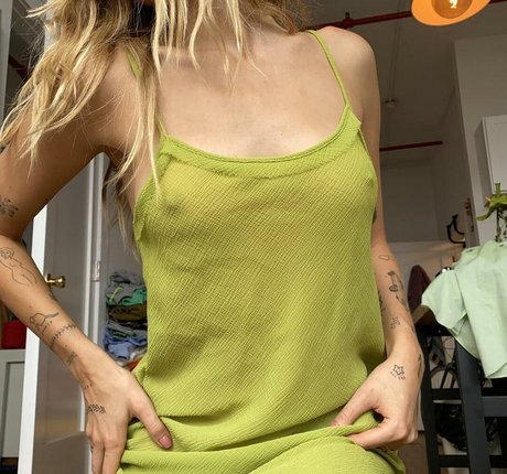Lindsay Vrckovnik Linmick nude actress pic