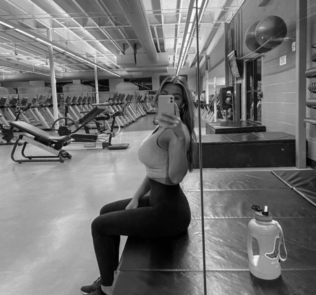 Abbey Wilson actrice sexy images