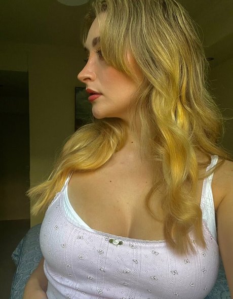 blissfulwhisperasmr estrella desnuda fotos