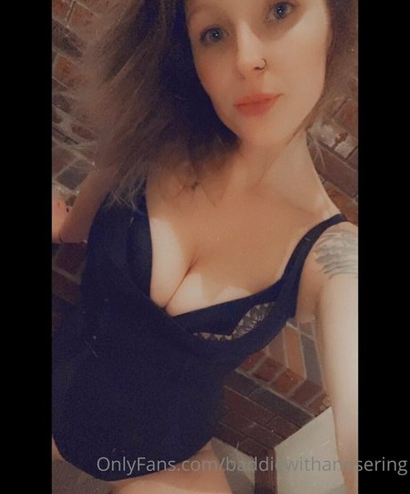 baddiewithanosering estrella porno xxx imagen