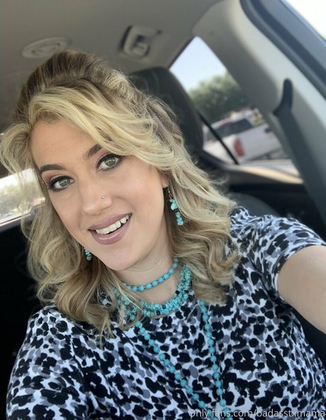 badasstxmama étoile sexy archive