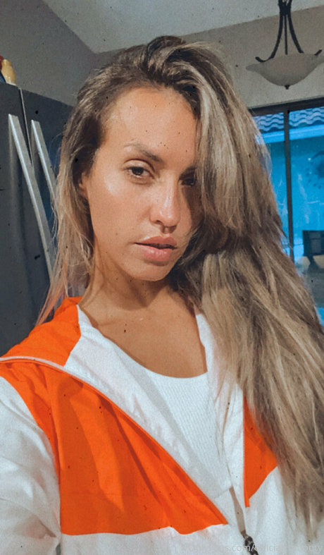 kelsimonroeofficial nus étoiles galeries