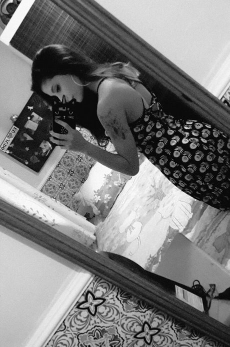 Ingrid Larissa modèle joli galerie