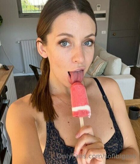 sofibigass porn star img